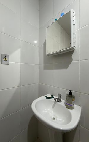 Apartamento à venda com 54m², 2 quartos e 1 vaga Apartamento à venda com 54m², 2 quartos e 1 vagaBanheiro Social