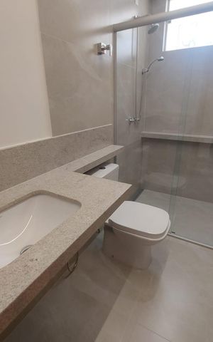 Apartamento à venda com 213m², 4 quartos e 2 vagas Apartamento à venda com 213m², 4 quartos e 2 vagasbanheiro 3