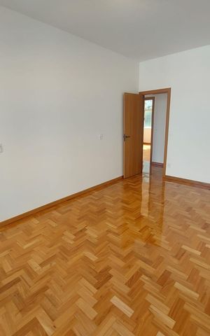 Apartamento à venda com 213m², 4 quartos e 2 vagas Apartamento à venda com 213m², 4 quartos e 2 vagasquarto 1