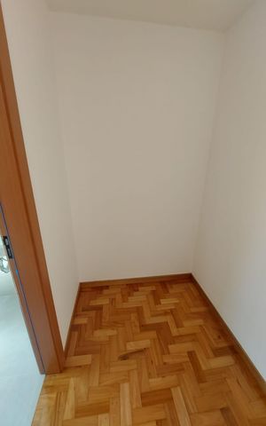 Apartamento à venda com 213m², 4 quartos e 2 vagas Apartamento à venda com 213m², 4 quartos e 2 vagascloset