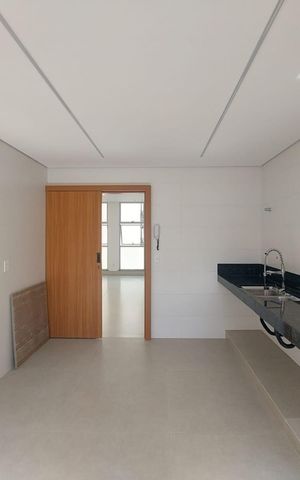Apartamento à venda com 213m², 4 quartos e 2 vagas Apartamento à venda com 213m², 4 quartos e 2 vagascozinha