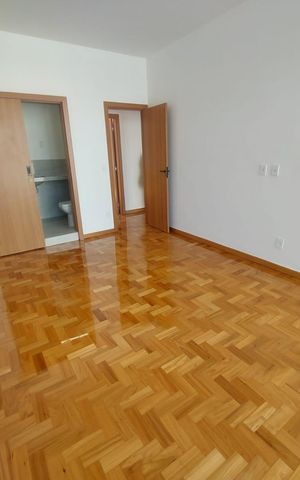 Apartamento à venda com 213m², 4 quartos e 2 vagas Apartamento à venda com 213m², 4 quartos e 2 vagasquarto 4