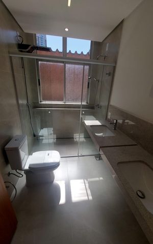 Apartamento à venda com 213m², 4 quartos e 2 vagas Apartamento à venda com 213m², 4 quartos e 2 vagasbanheiro 2