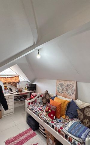 Casa de condomínio à venda com 450m², 5 quartos e 4 vagas Casa de condomínio à venda com 450m², 5 quartos e 4 vagasSuíte 4