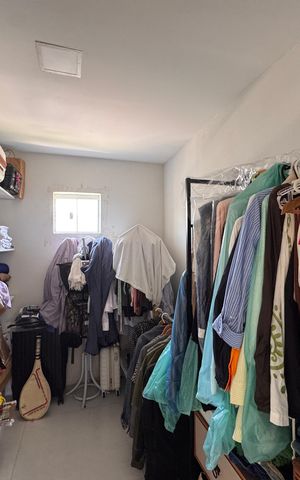 Casa de condomínio à venda com 450m², 5 quartos e 4 vagas Casa de condomínio à venda com 450m², 5 quartos e 4 vagasSuíte 3 - Closet