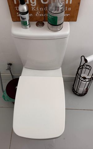 Casa de condomínio à venda com 450m², 5 quartos e 4 vagas Casa de condomínio à venda com 450m², 5 quartos e 4 vagasLavabo