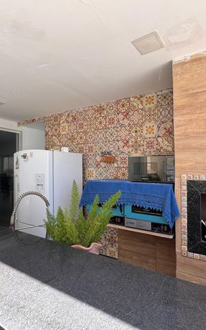 Casa de condomínio à venda com 450m², 5 quartos e 4 vagas Casa de condomínio à venda com 450m², 5 quartos e 4 vagasÁrea externa
