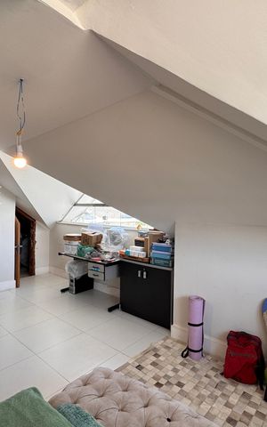 Casa de condomínio à venda com 450m², 5 quartos e 4 vagas Casa de condomínio à venda com 450m², 5 quartos e 4 vagasQuarto