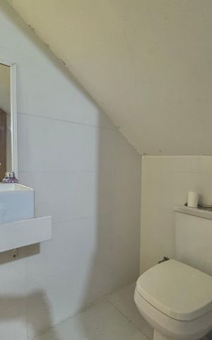 Casa de condomínio à venda com 450m², 5 quartos e 4 vagas Casa de condomínio à venda com 450m², 5 quartos e 4 vagasSuíte 4 - Banheiro