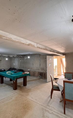 Casa de condomínio à venda com 450m², 5 quartos e 4 vagas Casa de condomínio à venda com 450m², 5 quartos e 4 vagasSalão de jogos