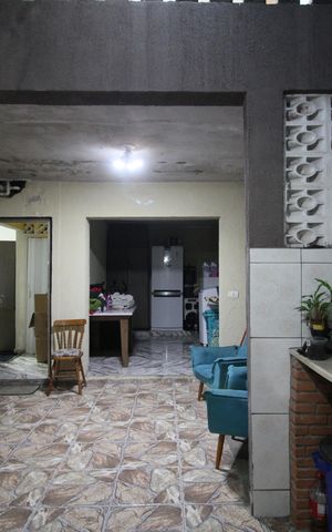 Casa à venda com 230m², 5 quartos e 3 vagasÁrea dos Fundos