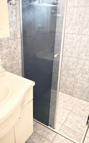 Casa para alugar com 60m², 2 quartos e 1 vaga Casa para alugar com 60m², 2 quartos e 1 vagaBanheiro