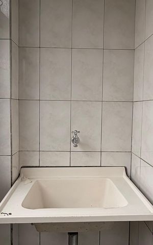 Casa para alugar com 60m², 2 quartos e 1 vaga Casa para alugar com 60m², 2 quartos e 1 vagaÁrea de serviço