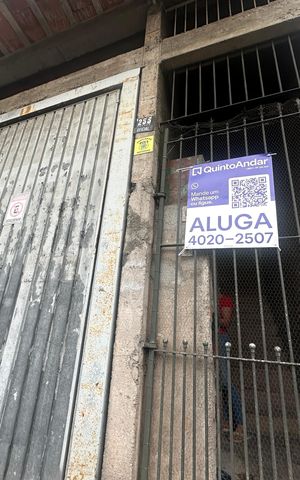 Casa para alugar com 90m², 2 quartos e sem vaga Casa para alugar com 90m², 2 quartos e sem vagaFachada