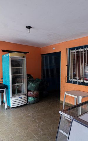 Casa à venda com 180m², 1 quarto e 2 vagas Casa à venda com 180m², 1 quarto e 2 vagasGaragem