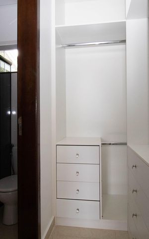 Casa de condomínio para alugar com 100m², 1 quarto e 3 vagas Casa de condomínio para alugar com 100m², 1 quarto e 3 vagasCloset da Suíte