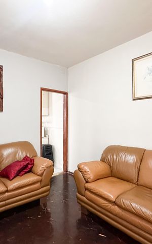 Casa à venda com 125m², 3 quartos e 2 vagas Casa à venda com 125m², 3 quartos e 2 vagasSala
