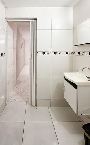 Casa à venda com 125m², 3 quartos e 2 vagas Casa à venda com 125m², 3 quartos e 2 vagasBanheiro Social 2