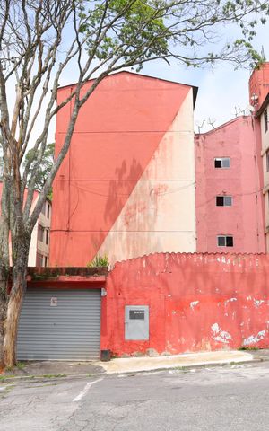 Apartamento à venda com 40m², 2 quartos e 1 vagaFachada - Placa GRANDE instalada na fachada do condomínio, dia 12.10.2026 - Código da placa: KYET-223