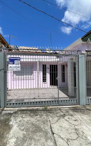 Casa para alugar com 120m², 3 quartos e 2 vagas Casa para alugar com 120m², 3 quartos e 2 vagasFachada + Placa