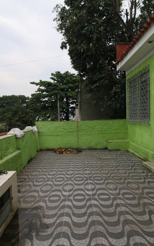 Casa para alugar com 130m², 4 quartos e 1 vagaÁrea externa