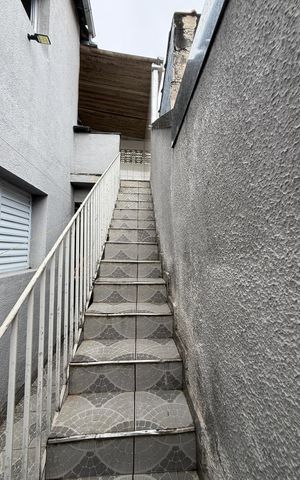 Casa para alugar com 60m², 1 quarto e sem vaga Casa para alugar com 60m², 1 quarto e sem vagaEscada