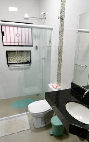 Casa para alugar com 90m², 2 quartos e 2 vagasBanheiro Social