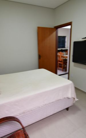 Casa para alugar com 90m², 2 quartos e 2 vagasQuarto 1