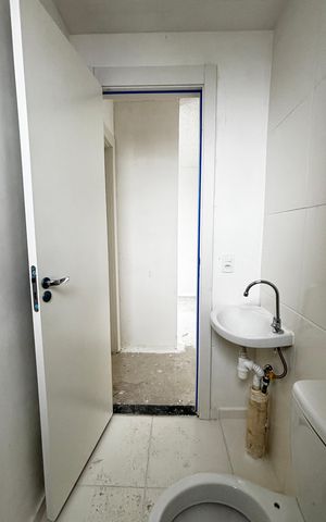 Apartamento à venda com 43m², 2 quartos e 1 vaga Apartamento à venda com 43m², 2 quartos e 1 vagaBanheiro