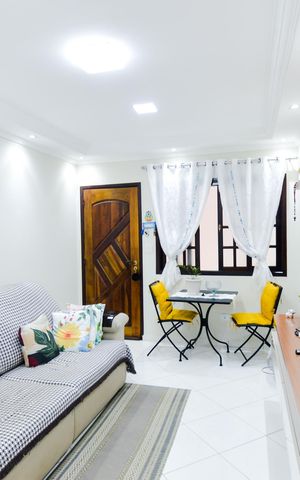 Casa à venda com 110m², 2 quartos e 2 vagasSala