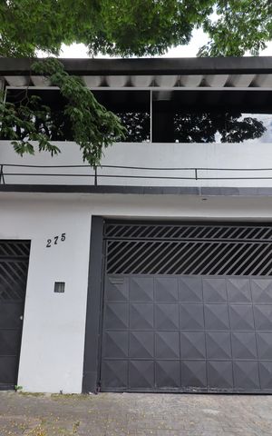 Casa à venda com 115m², 3 quartos e 2 vagasFachada