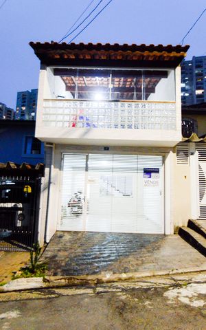 Casa à venda com 90m², 2 quartos e 1 vagaFachada