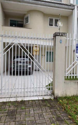 Casa à venda com 162m², 3 quartos e 2 vagasFachada