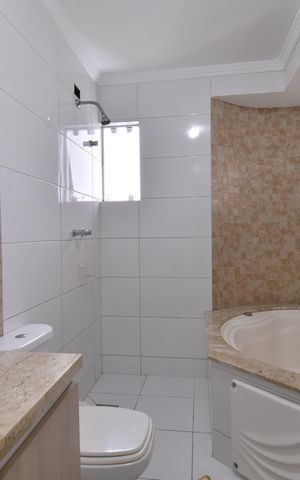 Casa à venda com 162m², 3 quartos e 2 vagasBanheiro da Suíte