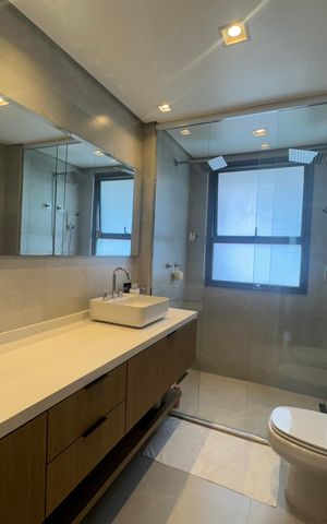 Apartamento à venda com 180m², 3 quartos e 3 vagasBanheiro da Suíte 1