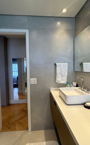 Apartamento à venda com 180m², 3 quartos e 3 vagasBanheiro da Suíte 1