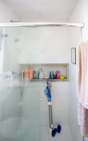 Apartamento à venda com 85m², 2 quartos e 2 vagasBanheiro da Suíte 1