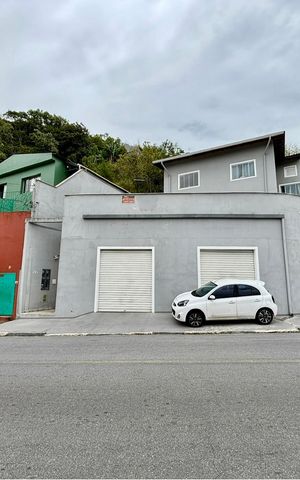 Casa para alugar com 125m², 2 quartos e 2 vagas Casa para alugar com 125m², 2 quartos e 2 vagasFachada