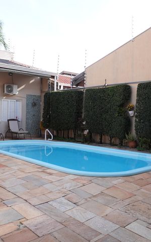 Casa para alugar com 338m², 4 quartos e 4 vagasQuintal