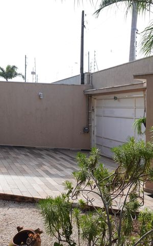 Casa para alugar com 338m², 4 quartos e 4 vagasGaragem