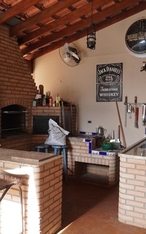 Casa para alugar com 338m², 4 quartos e 4 vagasQuintal