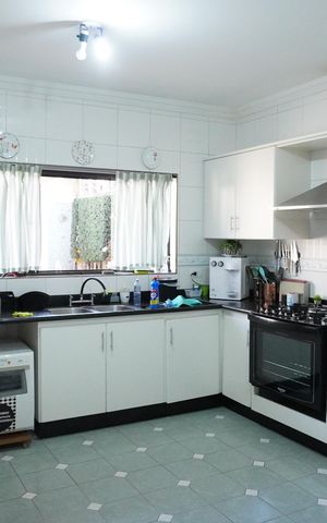 Casa para alugar com 338m², 4 quartos e 4 vagasCozinha