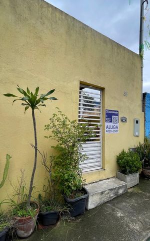 Casa para alugar com 150m², 2 quartos e 1 vaga Casa para alugar com 150m², 2 quartos e 1 vagaFachada com Plaquinha código EWTB-1960