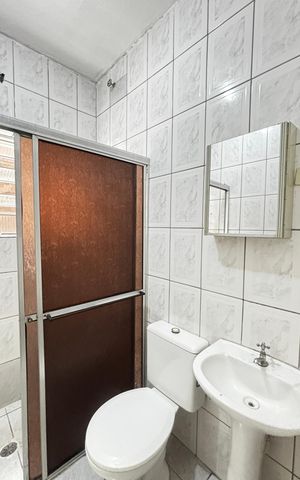Casa para alugar com 75m², 2 quartos e sem vaga Casa para alugar com 75m², 2 quartos e sem vagaBanheiro