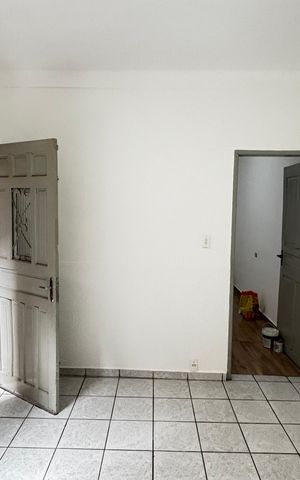Casa para alugar com 75m², 2 quartos e sem vaga Casa para alugar com 75m², 2 quartos e sem vagaSala
