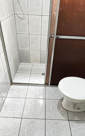 Casa para alugar com 75m², 2 quartos e sem vaga Casa para alugar com 75m², 2 quartos e sem vagaBanheiro
