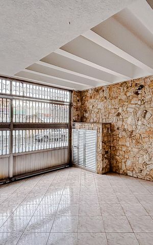 Casa para alugar com 201m², 4 quartos e 2 vagasGaragemGaragem