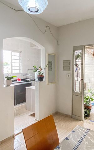 Casa à venda com 147m², 2 quartos e 2 vagas Casa à venda com 147m², 2 quartos e 2 vagasSala