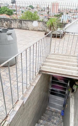 Casa à venda com 147m², 2 quartos e 2 vagas Casa à venda com 147m², 2 quartos e 2 vagasÁrea de Serviço
