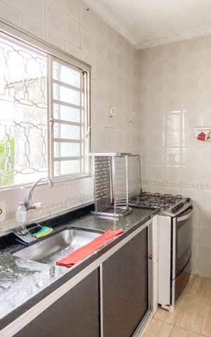 Casa à venda com 147m², 2 quartos e 2 vagas Casa à venda com 147m², 2 quartos e 2 vagasCozinha